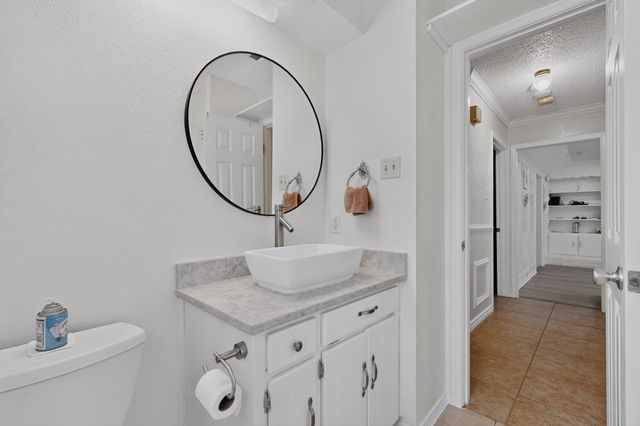 908 Hillside Court, Bedford, TX 76022