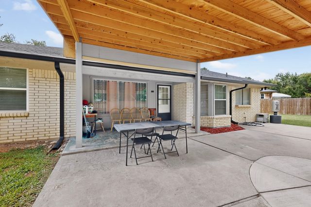 908 Hillside Court, Bedford, TX 76022
