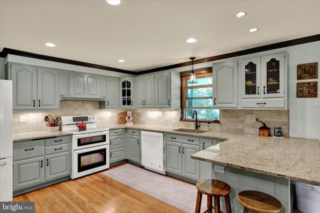 3866 PRICETOWN RD, Fleetwood, PA 19522