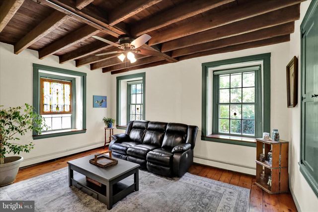 3866 PRICETOWN RD, Fleetwood, PA 19522