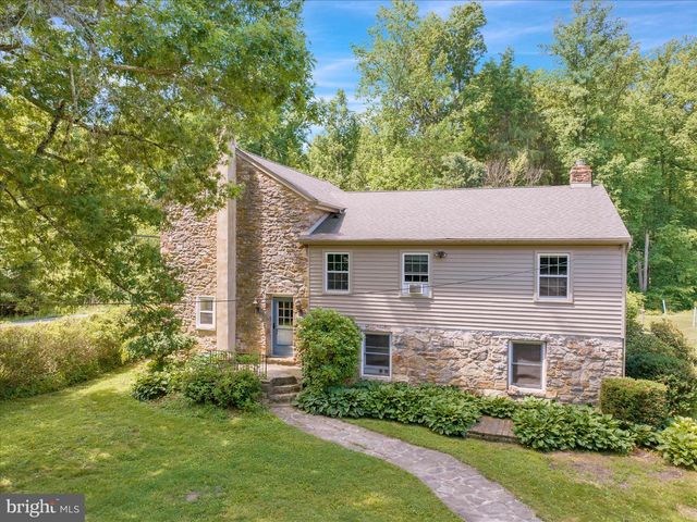 3866 PRICETOWN RD, Fleetwood, PA 19522