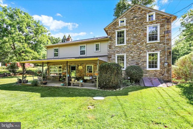3866 PRICETOWN RD, Fleetwood, PA 19522