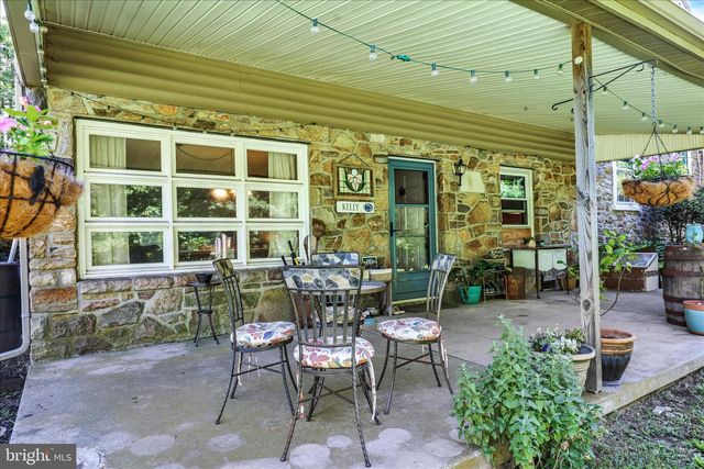 3866 PRICETOWN RD, Fleetwood, PA 19522