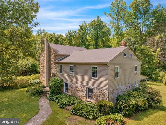 3866 PRICETOWN RD, Fleetwood, PA 19522