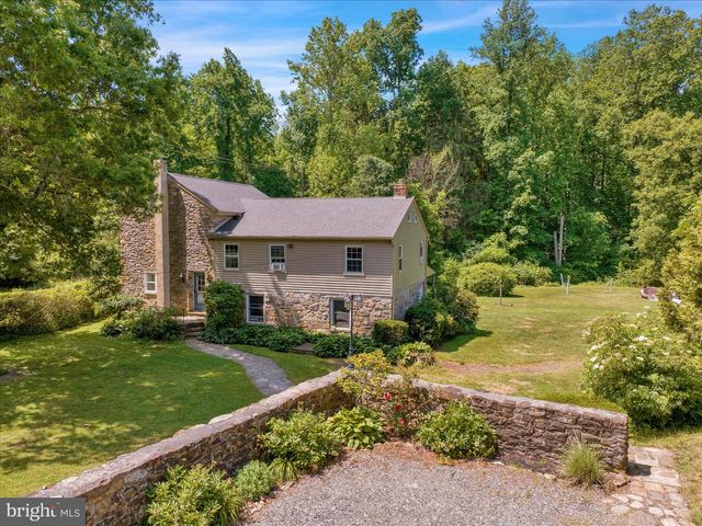 3866 PRICETOWN RD, Fleetwood, PA 19522