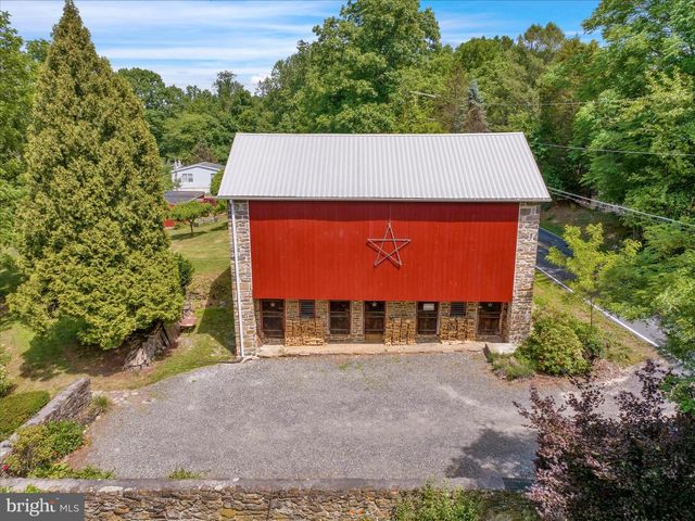 3866 PRICETOWN RD, Fleetwood, PA 19522