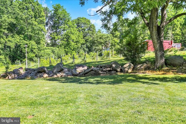 3866 PRICETOWN RD, Fleetwood, PA 19522