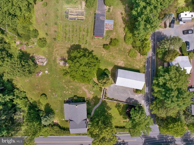 3866 PRICETOWN RD, Fleetwood, PA 19522