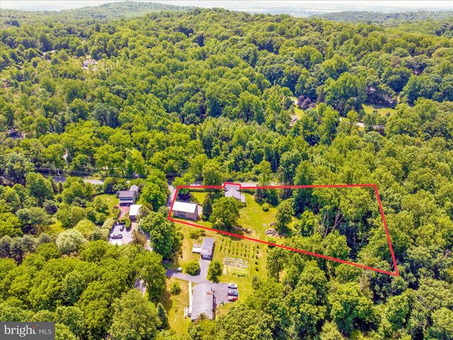 3866 PRICETOWN RD, Fleetwood, PA 19522