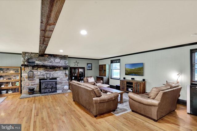 3866 PRICETOWN RD, Fleetwood, PA 19522