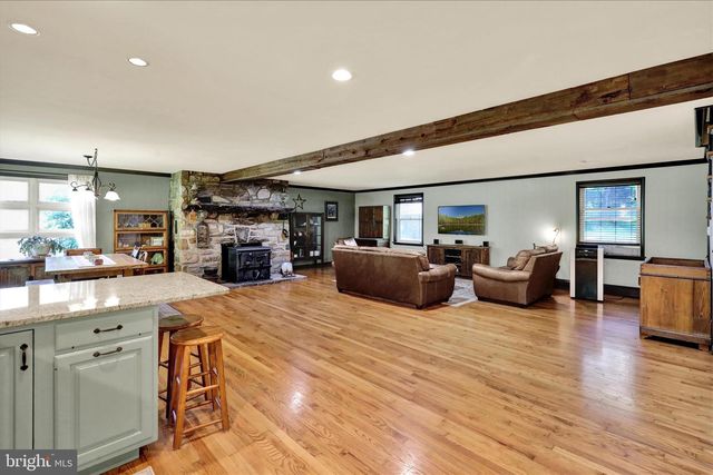 3866 PRICETOWN RD, Fleetwood, PA 19522
