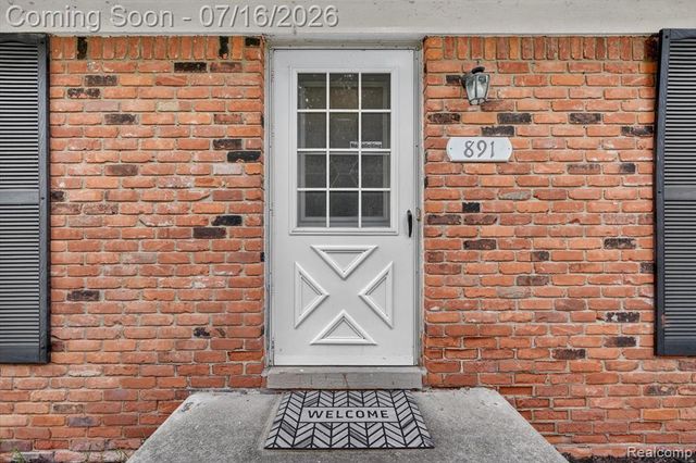 891 Devonshire Boulevard, Brighton, MI 48116