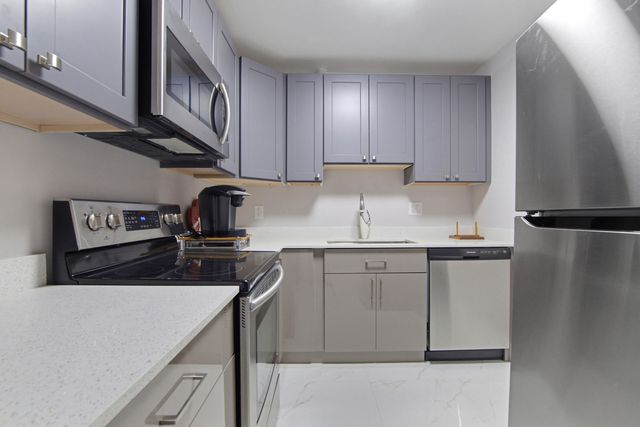 4110 NW 88th Avenue 205, Coral Springs, FL 33065