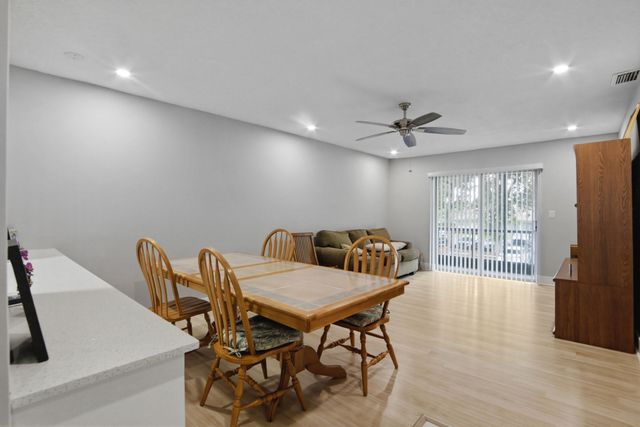 4110 NW 88th Avenue 205, Coral Springs, FL 33065