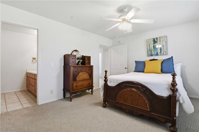 2855 Colten Cove, Fayetteville, AR 72701