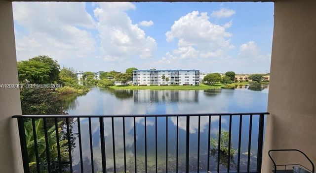 502 NW 87th Ave 403, Miami, FL 33172