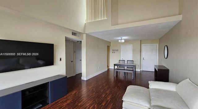 502 NW 87th Ave 403, Miami, FL 33172