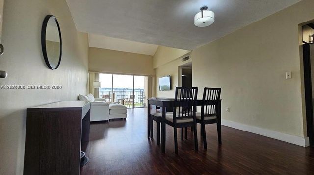 502 NW 87th Ave 403, Miami, FL 33172