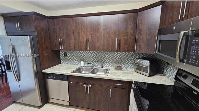 502 NW 87th Ave 403, Miami, FL 33172