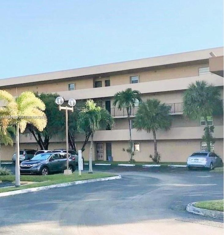 502 NW 87th Ave 403, Miami, FL 33172