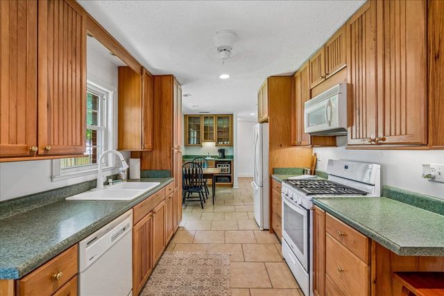 1528 HOLLY HILL DR, Germantown, TN 38138