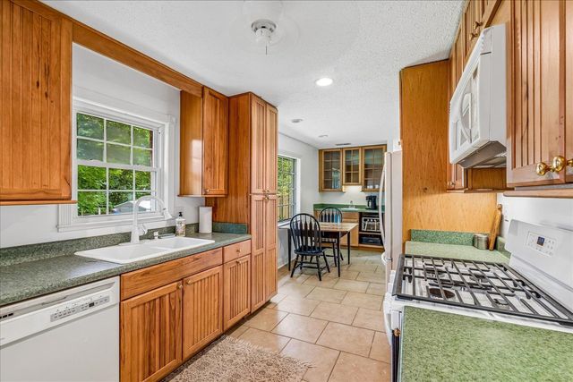 1528 HOLLY HILL DR, Germantown, TN 38138