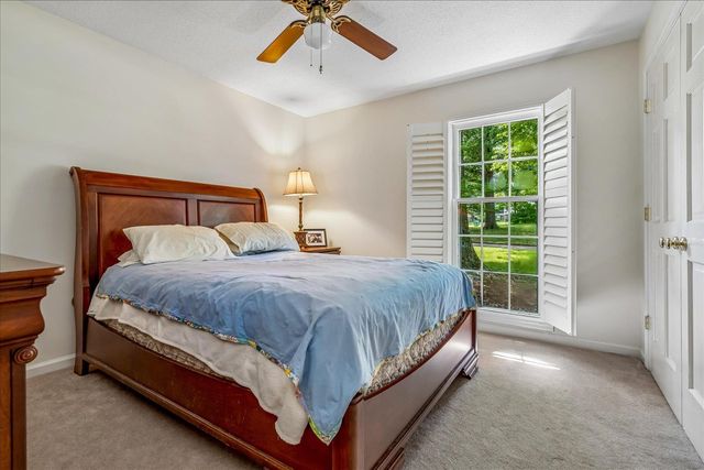 1528 HOLLY HILL DR, Germantown, TN 38138