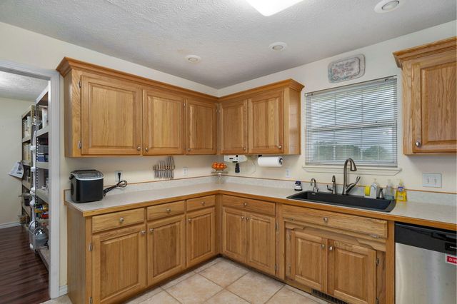 150 Shelbrae Lane, Clever, MO 65631