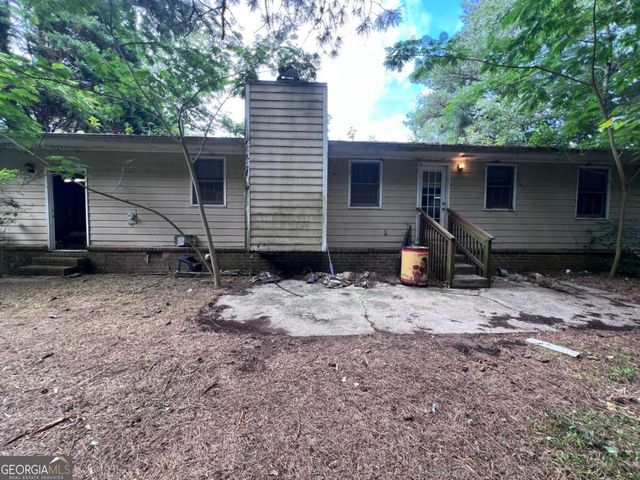 759 Freeman Drive NW, Lilburn, GA 30047