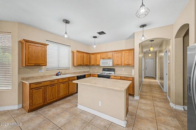 6611 S 25TH Drive, Phoenix, AZ 85041