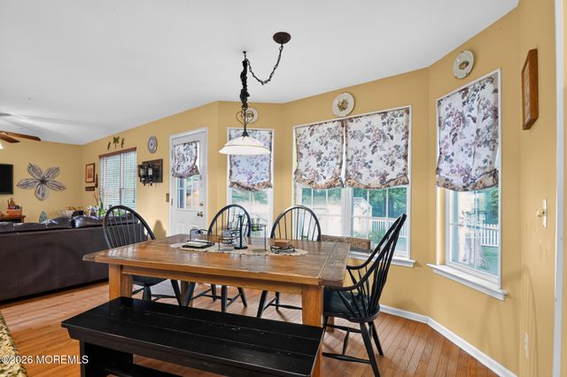 105 Hollow Oak Lane, Manahawkin, NJ 08050