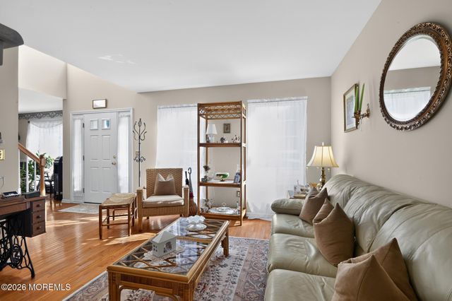 105 Hollow Oak Lane, Manahawkin, NJ 08050