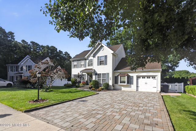 105 Hollow Oak Lane, Manahawkin, NJ 08050