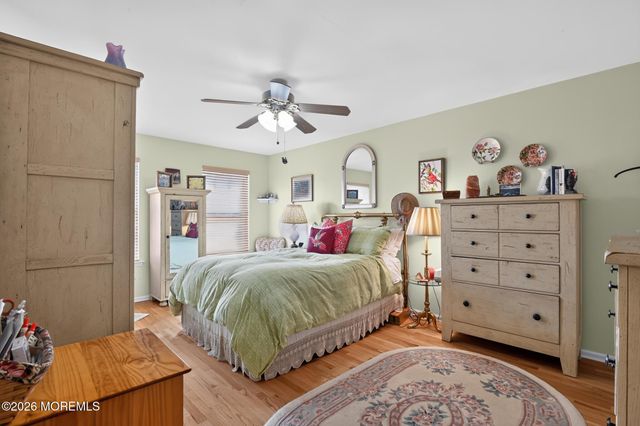 105 Hollow Oak Lane, Manahawkin, NJ 08050