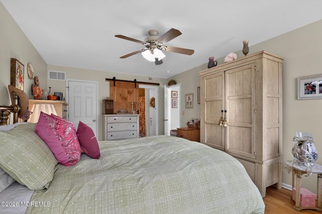 105 Hollow Oak Lane, Manahawkin, NJ 08050