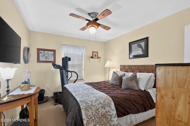 105 Hollow Oak Lane, Manahawkin, NJ 08050