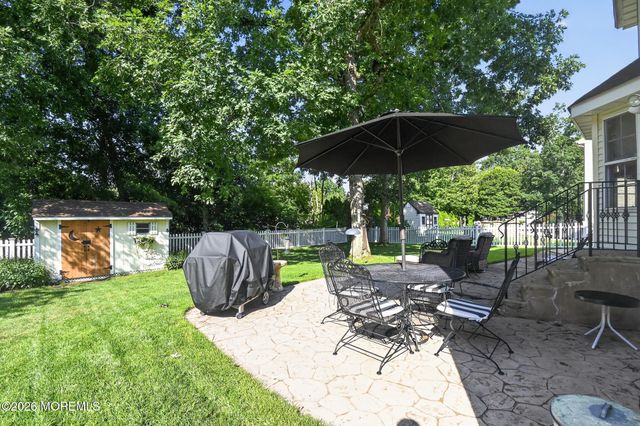 105 Hollow Oak Lane, Manahawkin, NJ 08050