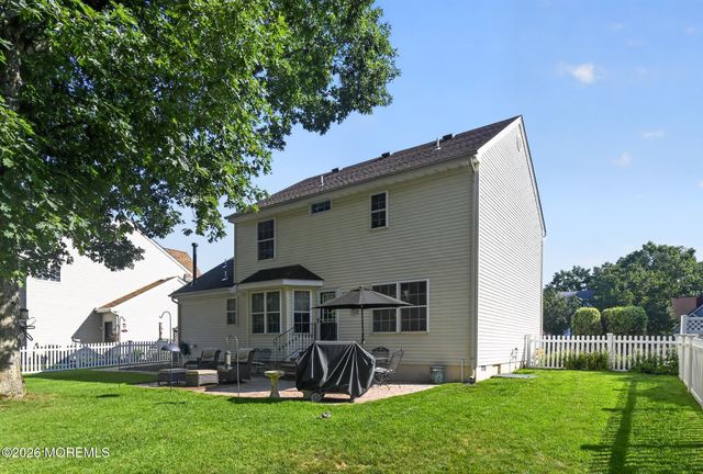 105 Hollow Oak Lane, Manahawkin, NJ 08050