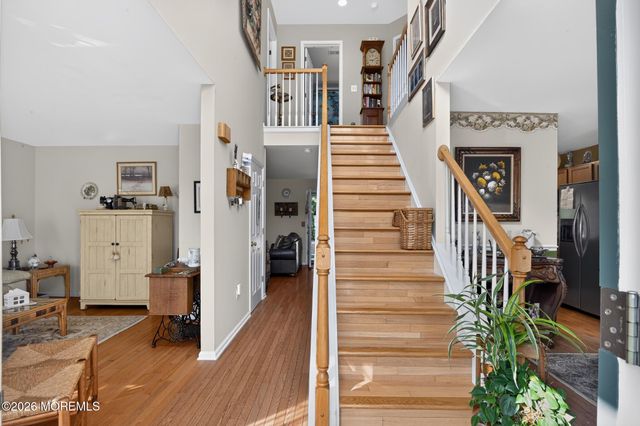 105 Hollow Oak Lane, Manahawkin, NJ 08050