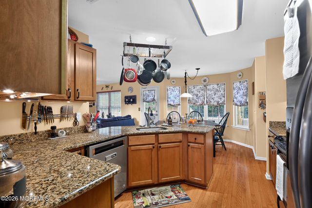 105 Hollow Oak Lane, Manahawkin, NJ 08050