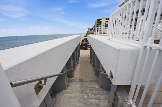3589 S Ocean Boulevard 808, South Palm Beach, FL 33480