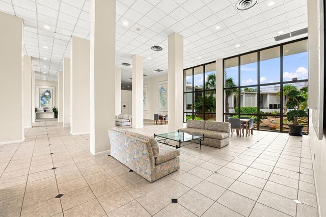 3589 S Ocean Boulevard 808, South Palm Beach, FL 33480