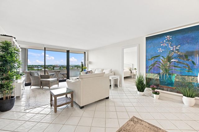3589 S Ocean Boulevard 808, South Palm Beach, FL 33480