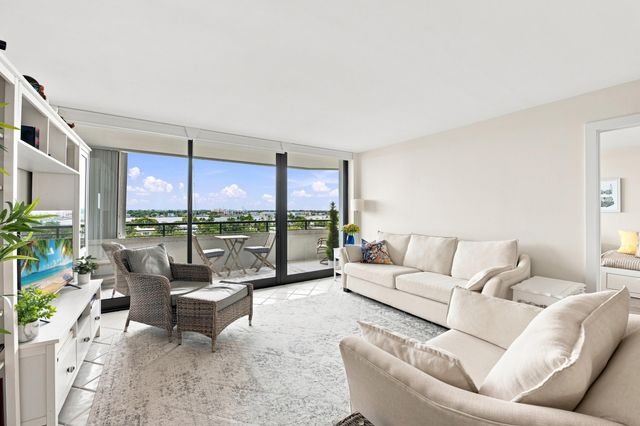 3589 S Ocean Boulevard 808, South Palm Beach, FL 33480