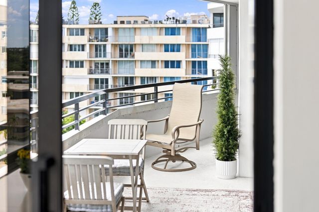 3589 S Ocean Boulevard 808, South Palm Beach, FL 33480