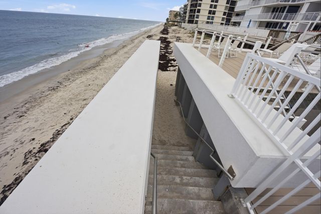 3589 S Ocean Boulevard 808, South Palm Beach, FL 33480