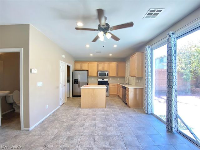 332 Summer Palace Way, Las Vegas, NV 89144