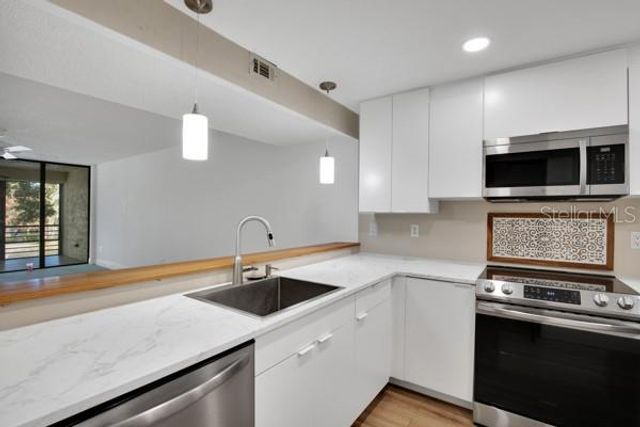 11945 143RD STREET 7217, Largo, FL 33774