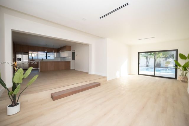 15411 NE 10th Avenue, North Miami Beach, FL 33162