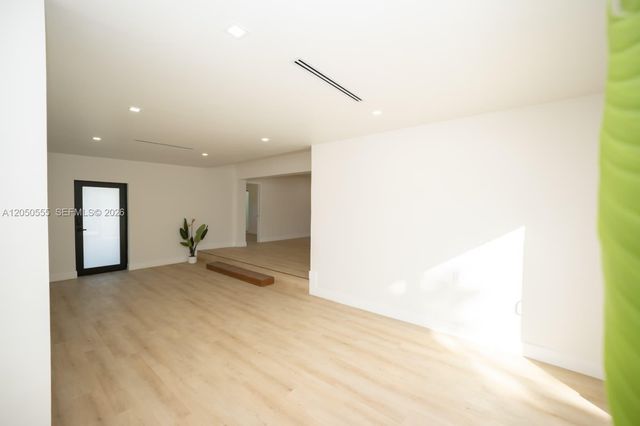 15411 NE 10th Avenue, North Miami Beach, FL 33162